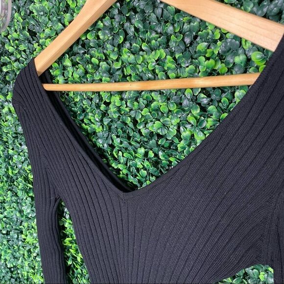 NWOT HMS Hera Collection Black Ribbed V Neck Bodysuit S - Picture 2 of 7